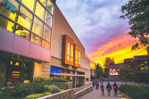 The Advising & Transfer Center plays a key role in assisting undergraduate students to persist toward on-time graduation. . Sonoma state university